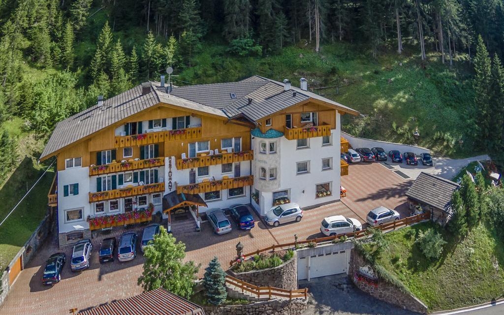 Hotel La Pineta Selva di Val Gardena Extérieur photo